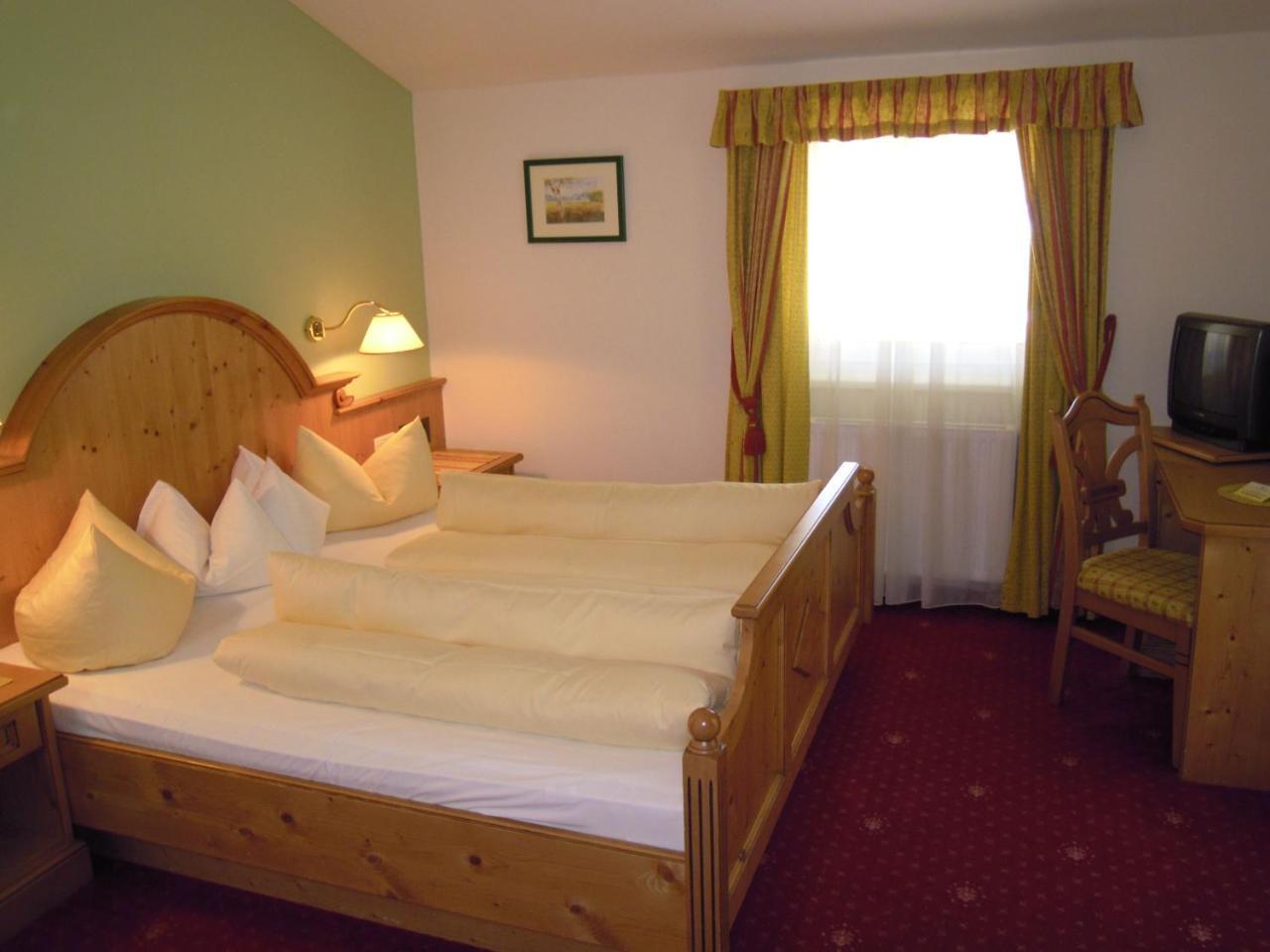 Hotel Garni Tirolerhof ホップフガルテン・イム・ブリクセンタール エクステリア 写真